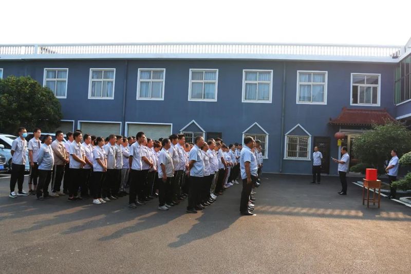 花溪科技舉行“送溫暖、獻(xiàn)愛(ài)心”捐助活動(dòng)